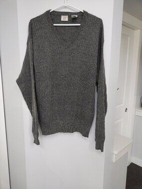 Vintage GAP wool blend cable knit vneck sweater
